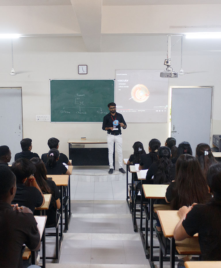 RK_University_Best_College_In_Rajkot_Gujarat_India.jpg